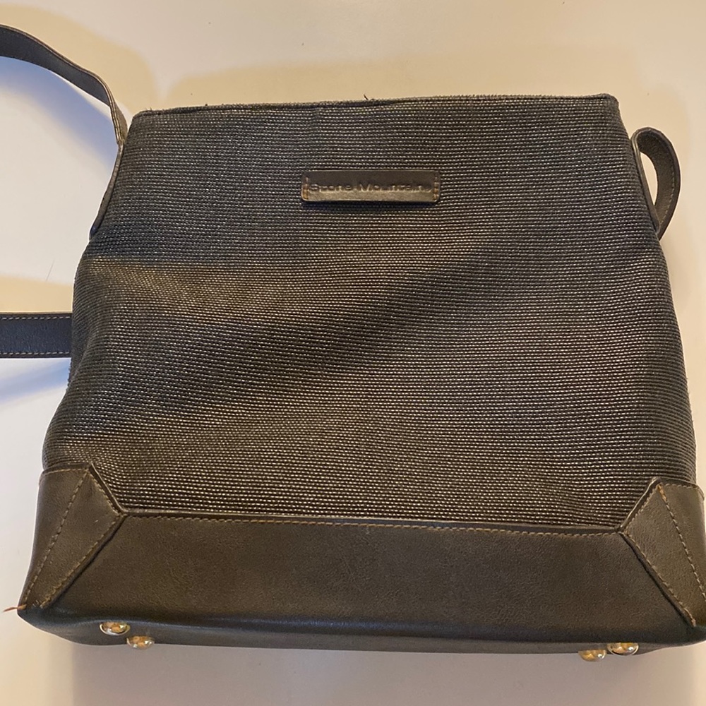 Stone Mountain shoulder purse